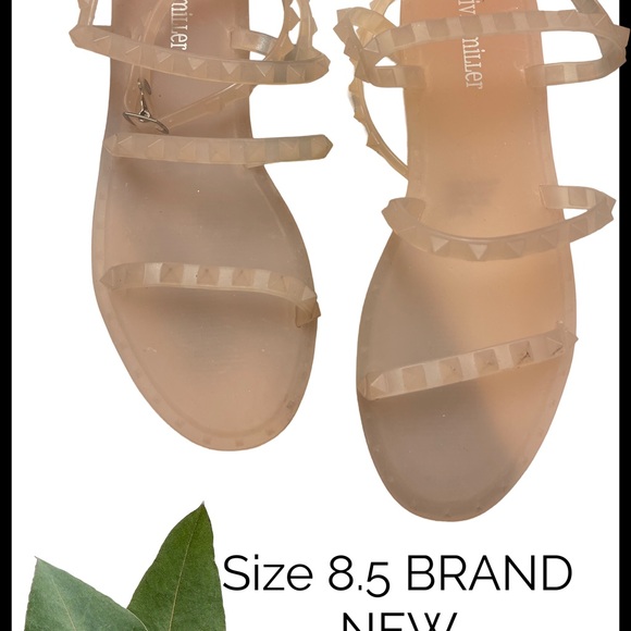 BRAND NEW SANDALS SIZE 8 BEIGE STUDS - Picture 1 of 2